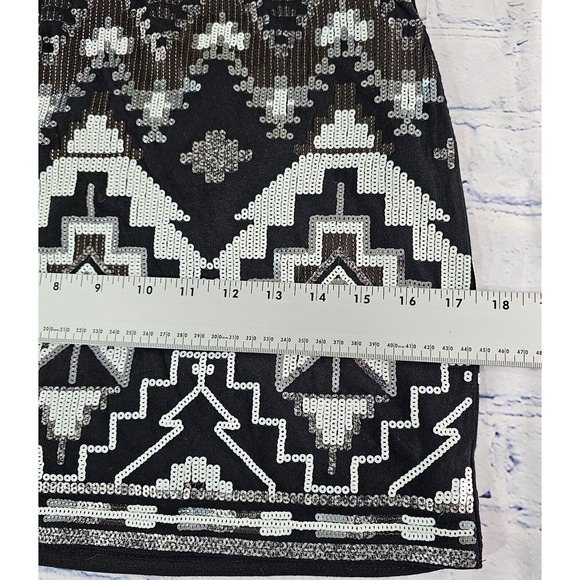 Express Sequin Aztec Printed Mini Skirt Black White WOMENS SIZE XS - Picture 6 of 9